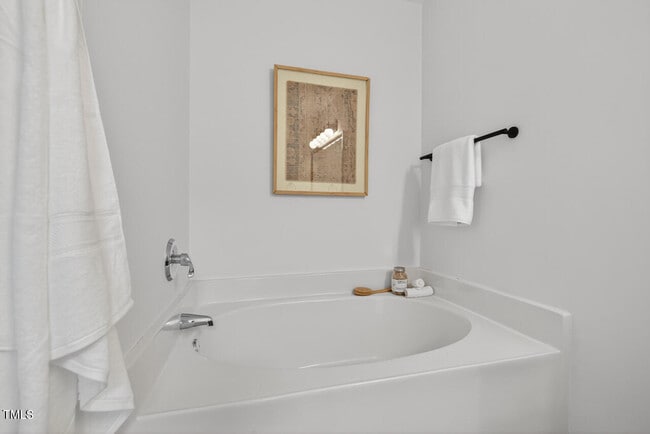 Building Photo - 3 Chownings St