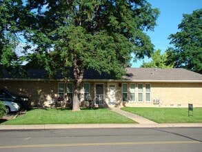 Building Photo - 1719 Larch St