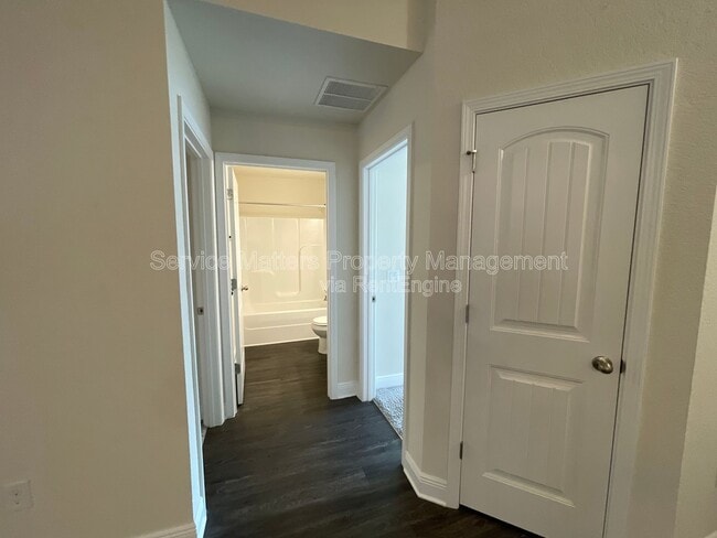 Building Photo - 5153 Peach Dr
