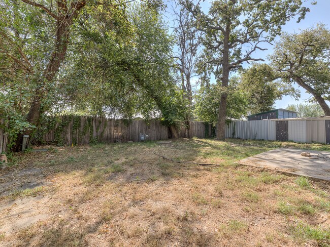 Building Photo - 604 Greenvale Rd