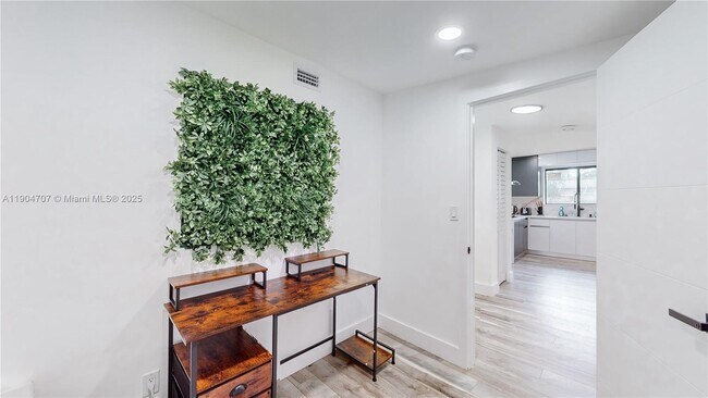 Building Photo - 2525 Garfield St