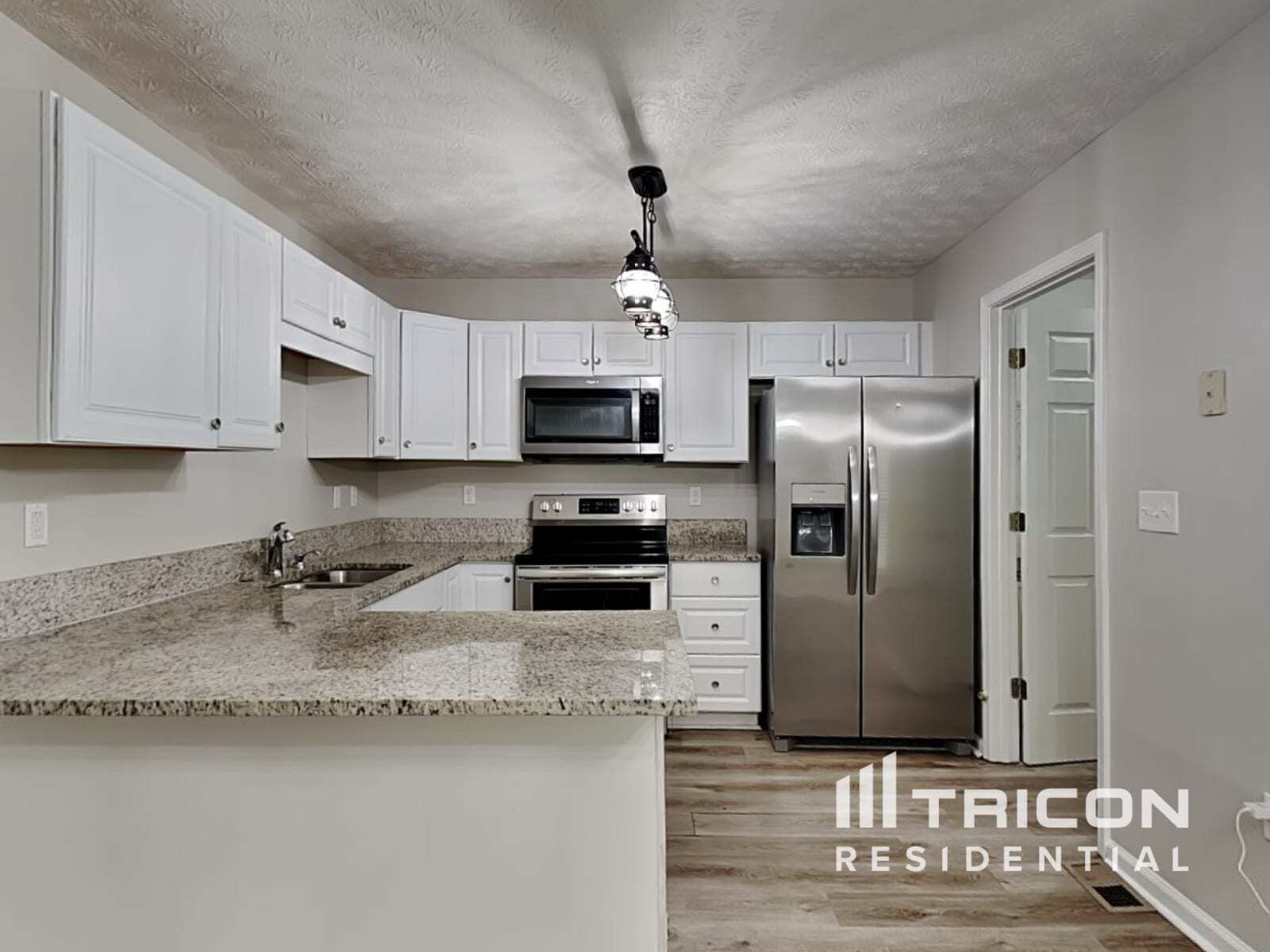 Building Photo - 2506 Lakeside Dr
