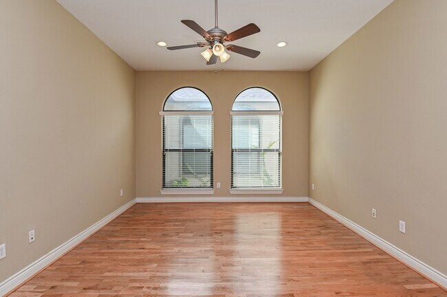 Building Photo - 2905 Leeland St