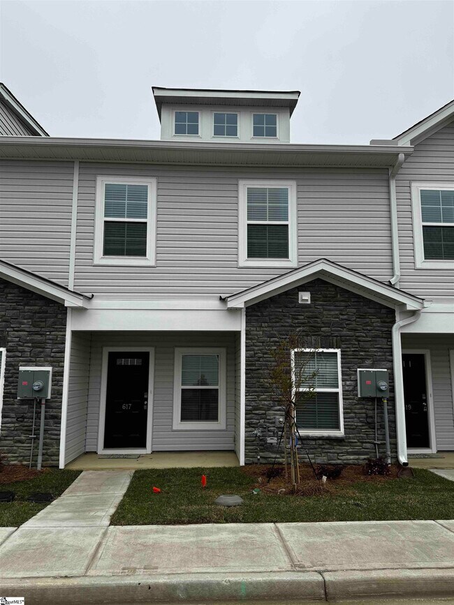 Primary Photo - 617 Green Wigeon Rd