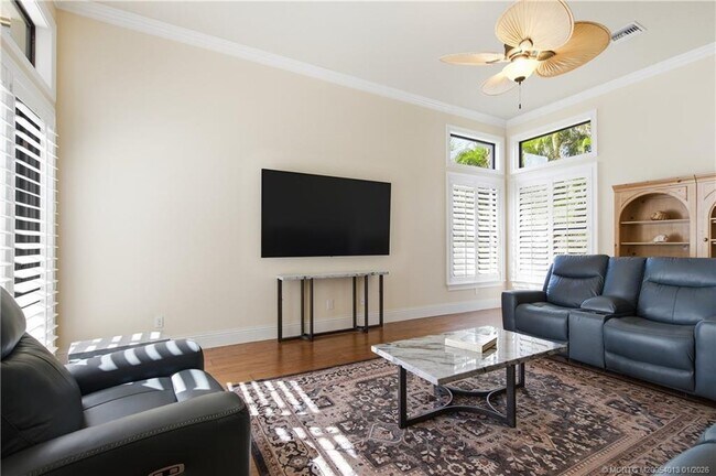 Building Photo - 109 SE Fiore Bello