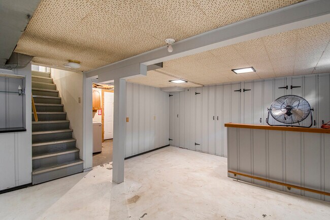 Building Photo - 8754 Florence Ave