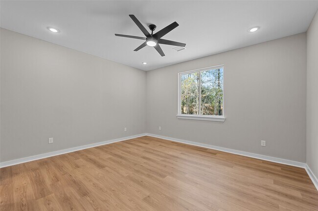 Building Photo - 28411 Champion Oaks Dr