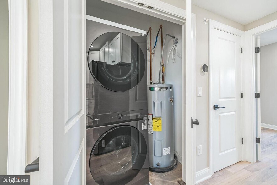 Washer / Dryer - 1702 S 22nd St