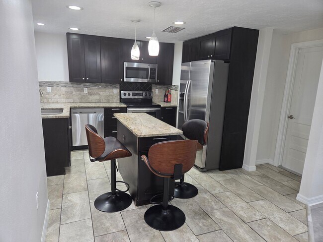 Building Photo - 3922 Cochise Terrace