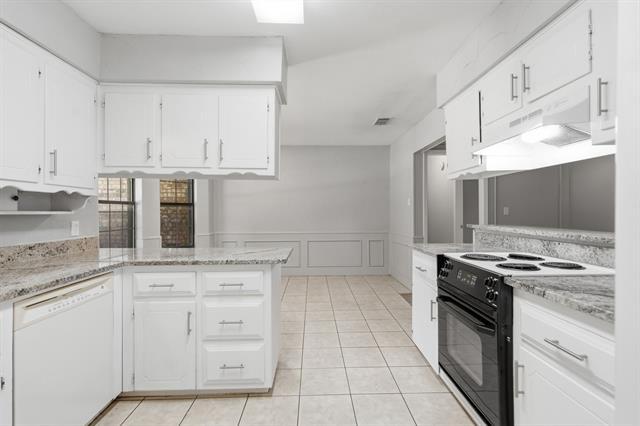 Building Photo - 2223 Sierra Dr