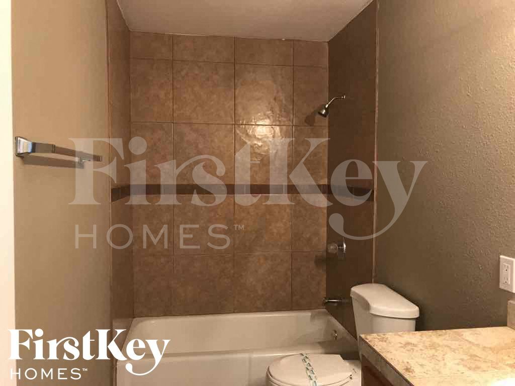 Building Photo - 8707 N 41st Ave