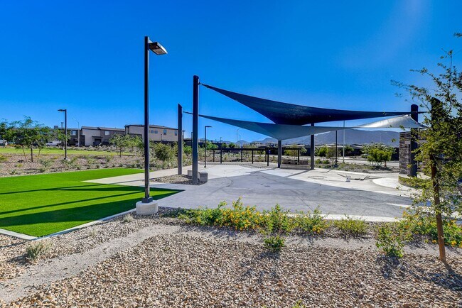 Building Photo - Single Story 3 Bedroom Home in Henderson!