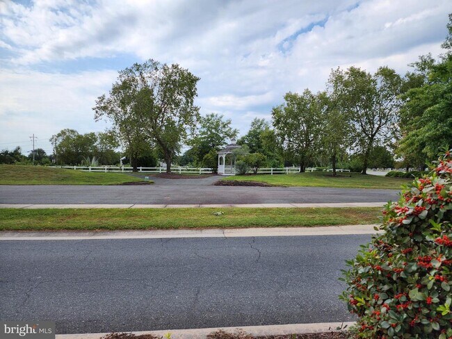 Building Photo - 401 Wood Duck Dr