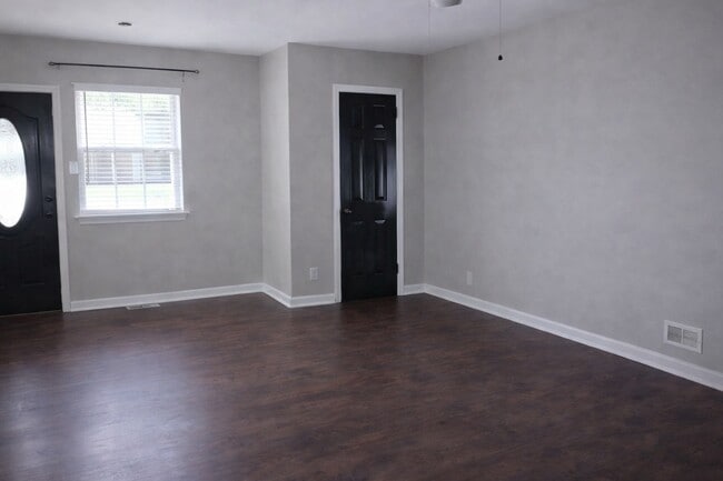 Building Photo - 734 Burgess Ave