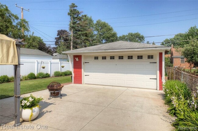 Building Photo - 8126 Dale St