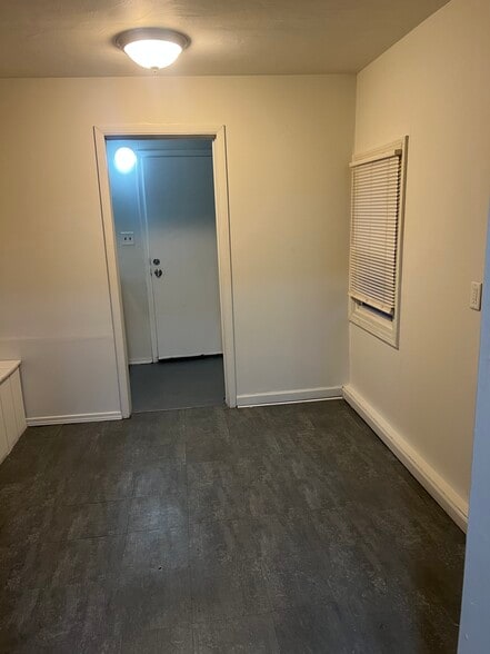 Building Photo - 11055 Chapp Ave