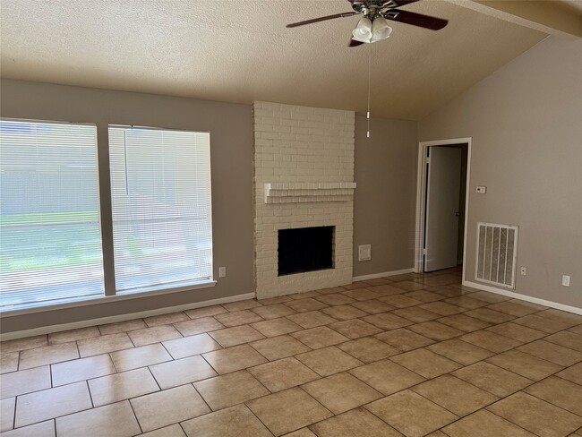 Building Photo - 6610 Addicks Clodine Rd
