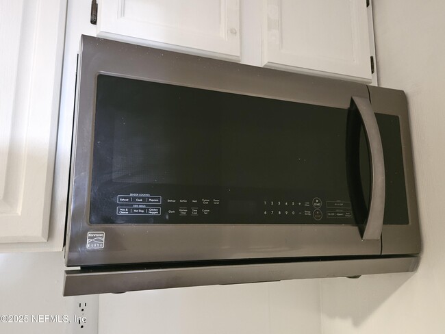 Building Photo - 2514 Algonquin Ave