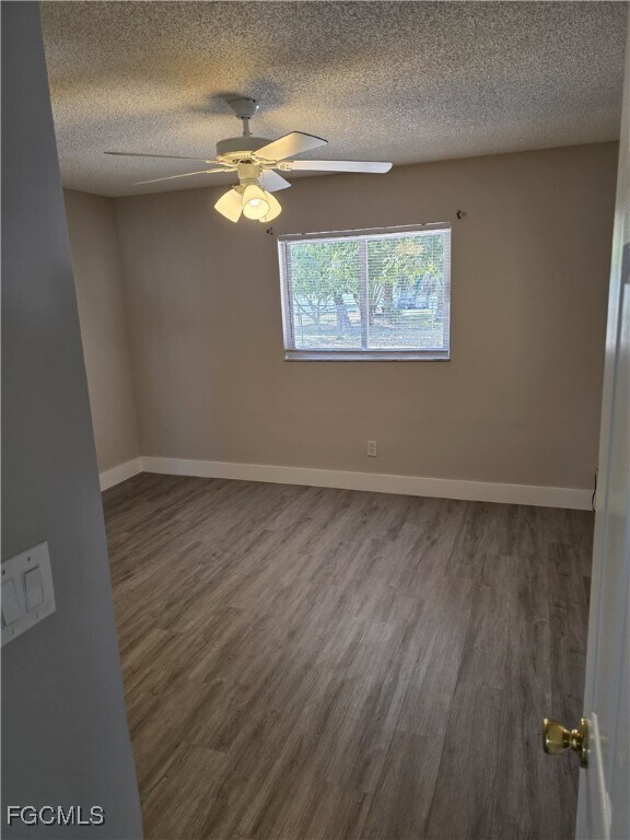 Building Photo - 4638 Santa Barbara Blvd