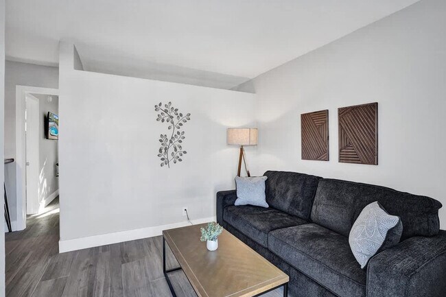 Building Photo - 50 Davie Blvd