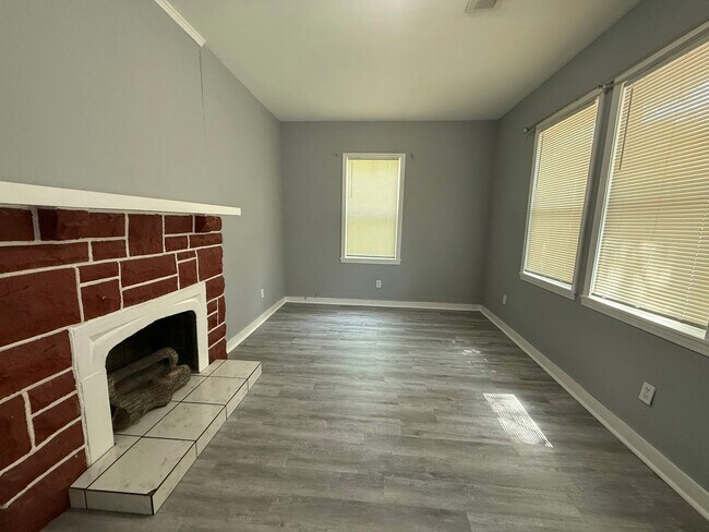 Building Photo - 3354 Spottswood Ave