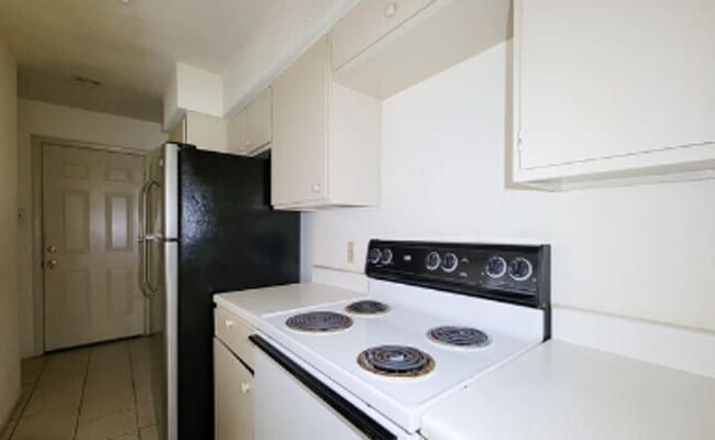 Building Photo - 2 Bed 2.5 Bath