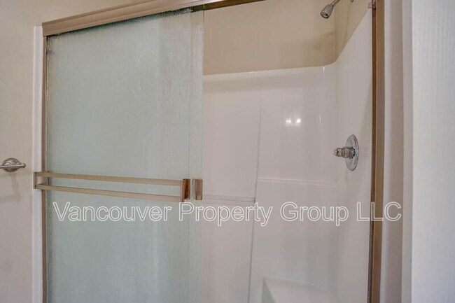 Building Photo - 7428 NE 62nd St