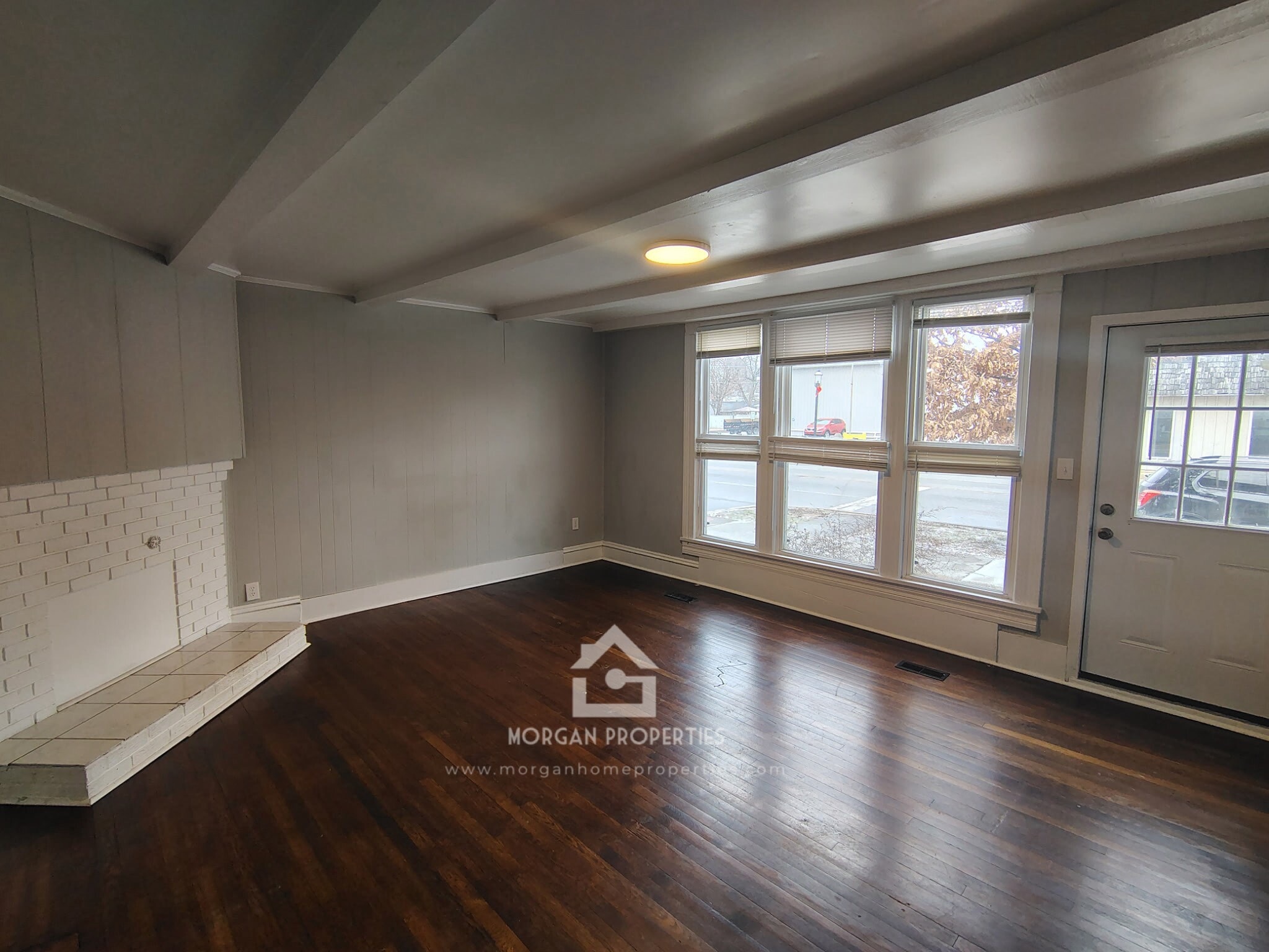 Building Photo - 725 W 8th St