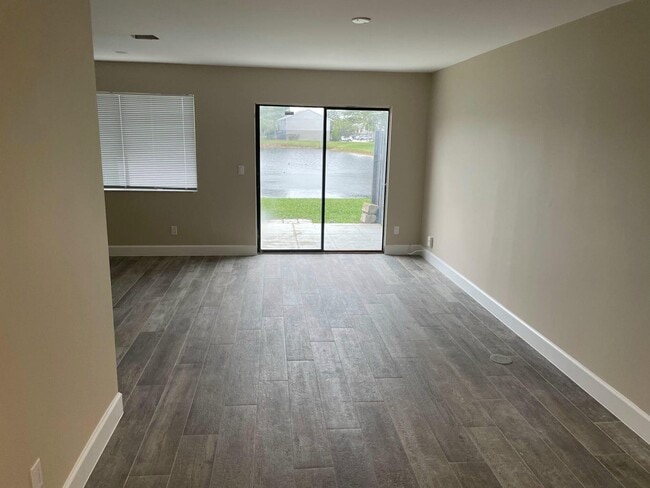 Building Photo - 2504 Seaside Dr