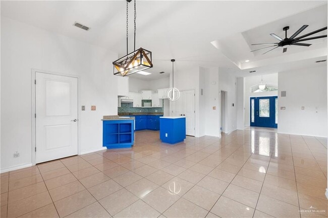 Building Photo - 22 E Beech St