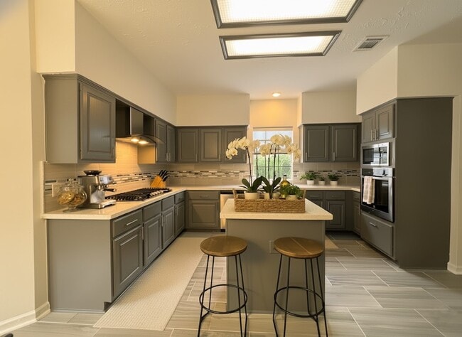 Building Photo - 16906 Scenic Lakes Way