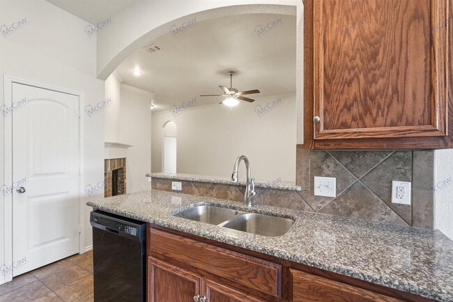 Building Photo - 1904 Louis Miller Dr