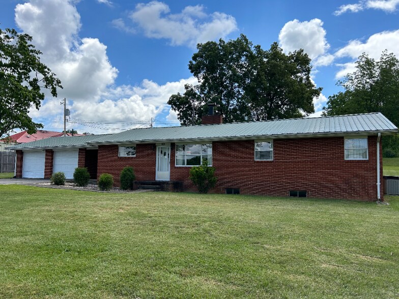 Primary Photo - 139 Londonderry Rd