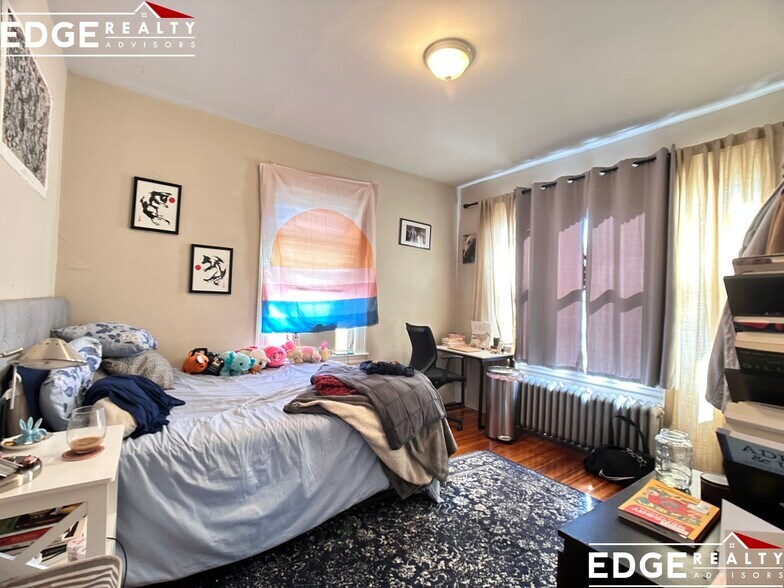 Building Photo - 46 Mapleton St