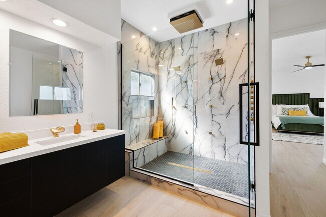 Building Photo - 47215 Heliotrope Dr
