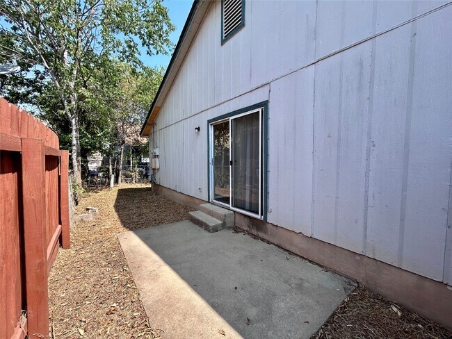 Building Photo - 506 Willowbend Cove