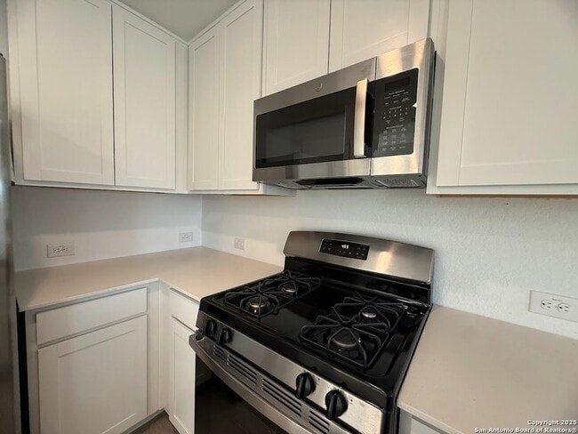 Building Photo - 204 Ottawa Wy