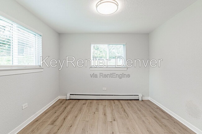 Building Photo - 2356 S Linden Ct