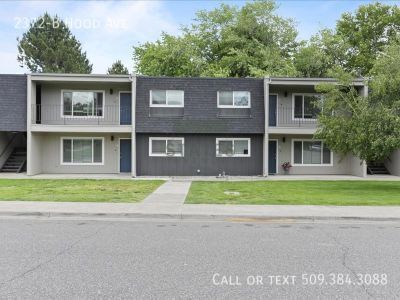 Building Photo - 2372 Hood Ave