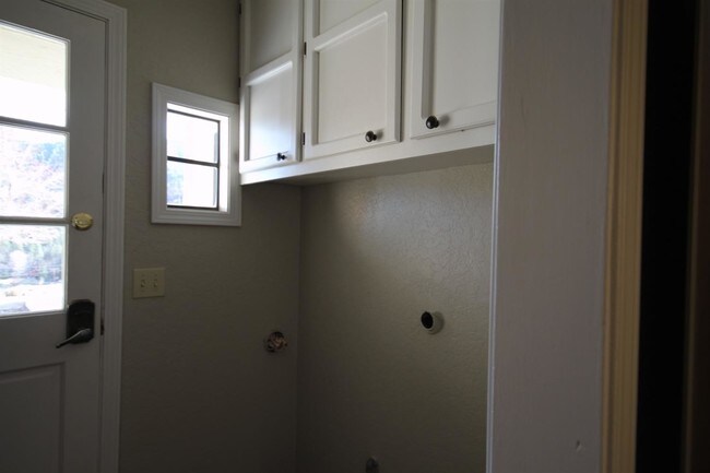 Building Photo - 26601 Big Pines Hwy