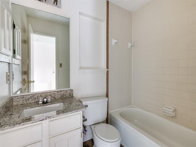 Building Photo - 224 Iberis Dr