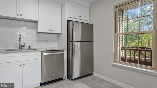 Building Photo - 4008 Waltham Ct