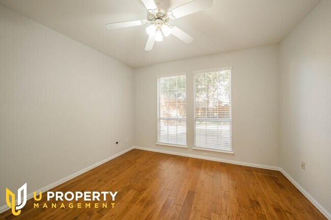 Building Photo - Dont Miss this pretty home in Plano!