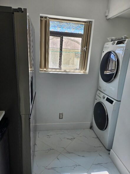 Building Photo - 108 Gardens Dr