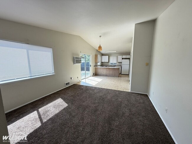 Building Photo - 1007 S 17th Ave