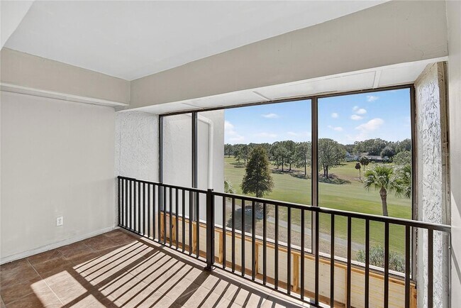 Building Photo - 13618 Greenfield Dr