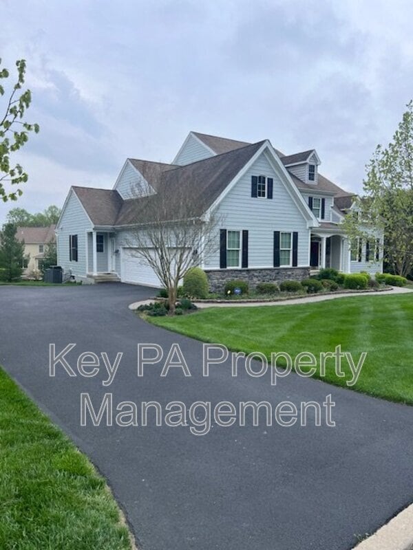 Building Photo - 155 Harrogate Dr