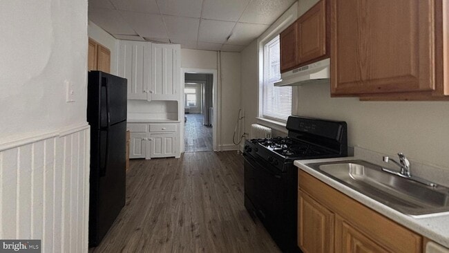 Building Photo - 5330 Race St