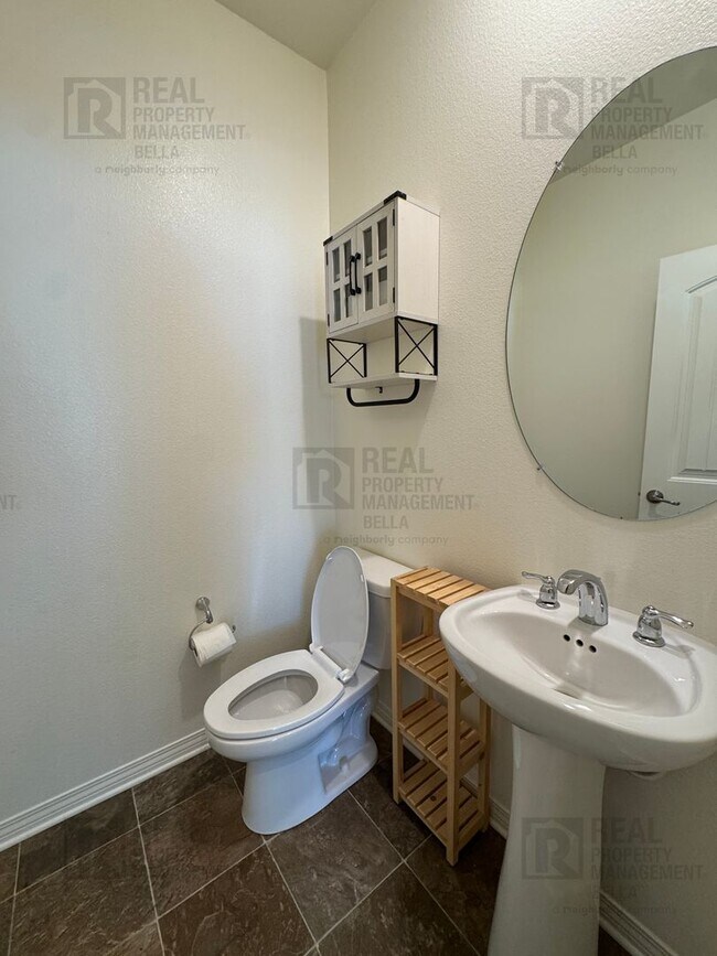 Building Photo - Spacious Menifee Home with Open Floor Plan, Walk-In Closets & Covered Patio