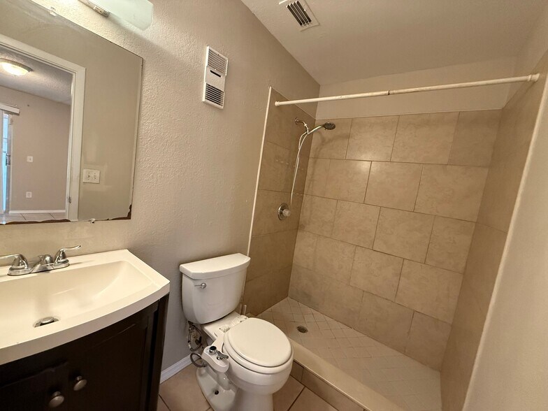 Building Photo - 4705 Almond Willow Dr